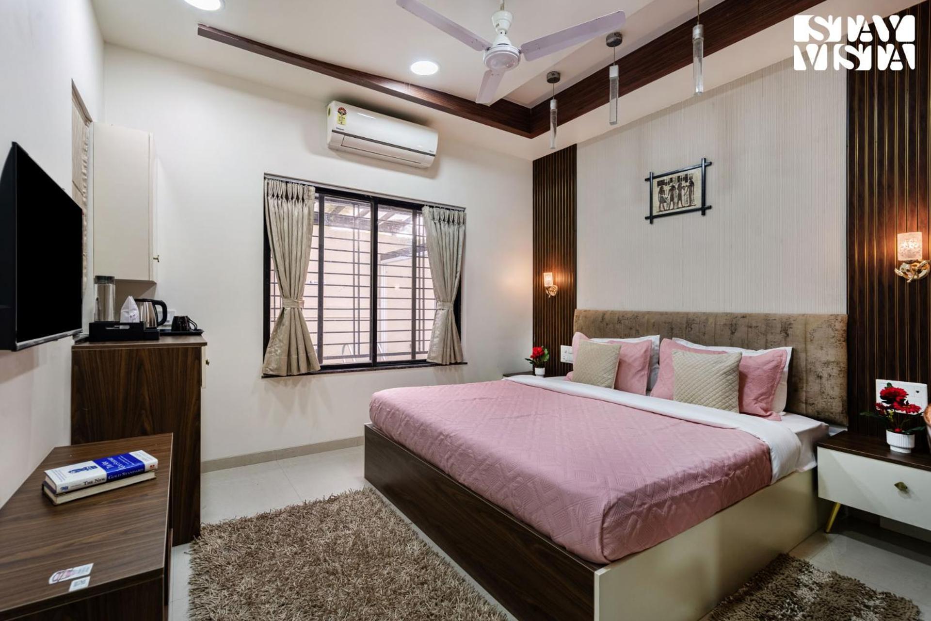 Serenity Meadows With Pool By Veo - Part Of Stayvista Nashik Buitenkant foto